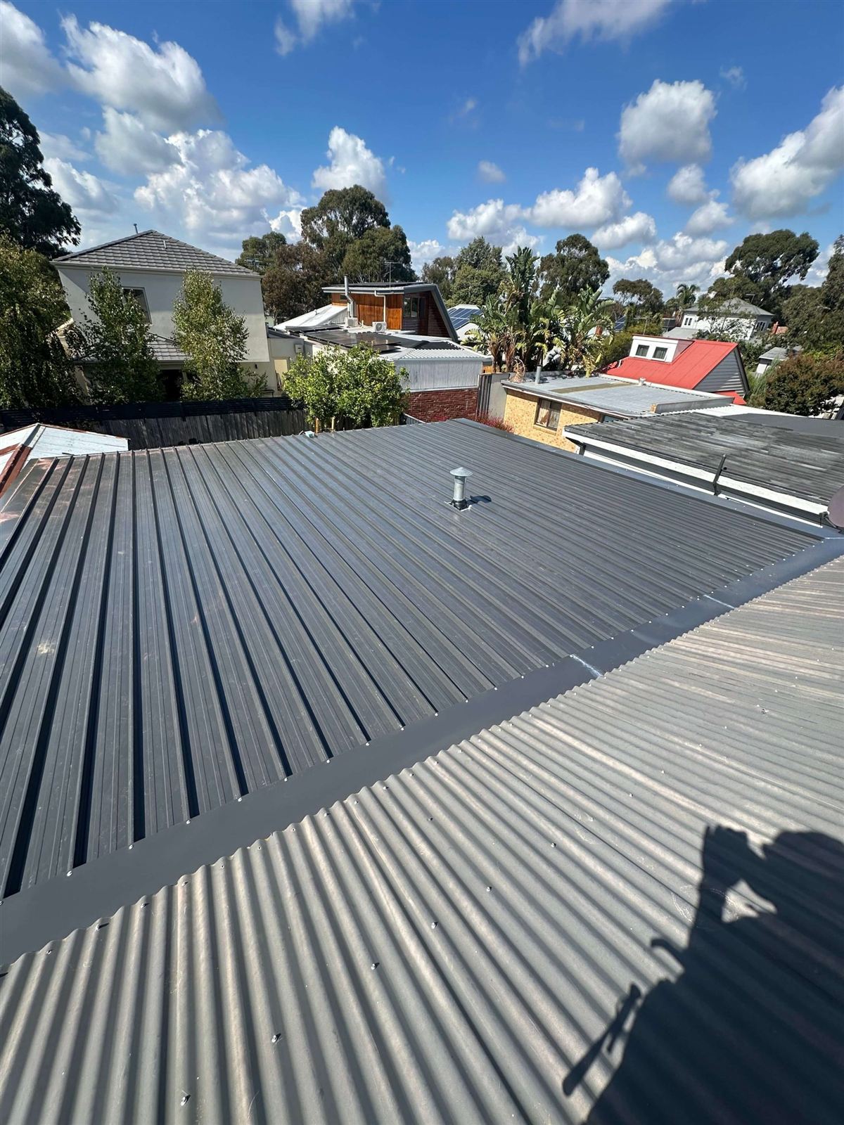 Roofs in Queensland, tile and metal roofing